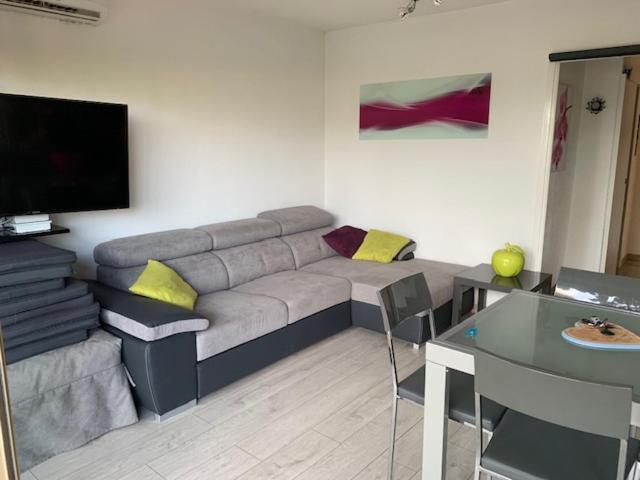 Appartement Face A La Mer Et Au Port Saint Laurent Du Var Avec Jardin Privatif Exteriér fotografie